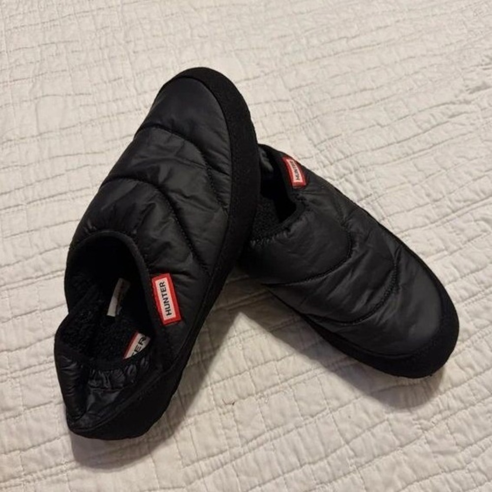 Hunter Warm Winter Outdoor Puffer Slippers Women's Black Size US 10 Fits US 8.5